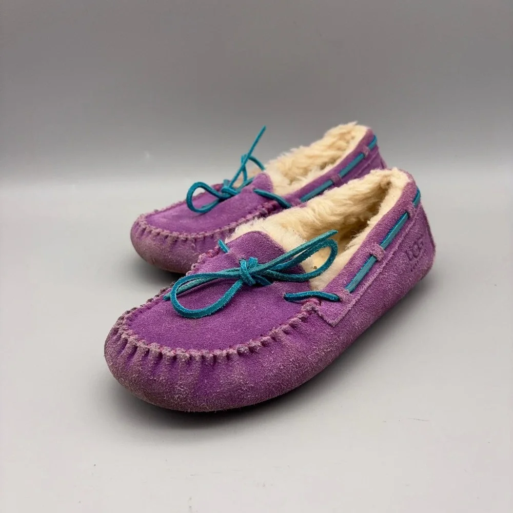 UGG Dakota Slippers Girls 2 Purple Solid Suede Shearling Lined Boho Comfort